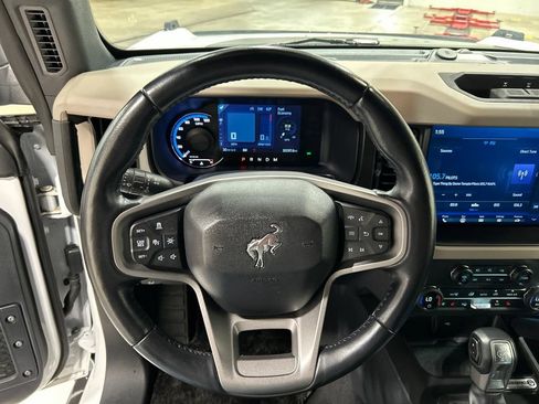 Certified 2023 Ford Bronco Wildtrak AWD/4WD image 16