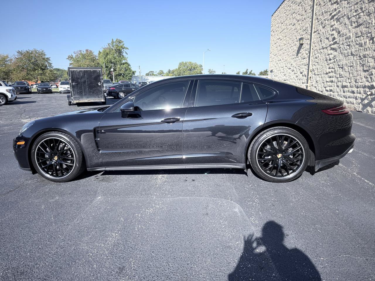 Used 2020 Porsche Panamera RWD image 2