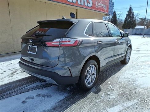 Used 2024 Ford Edge SEL w/ Convenience Package image 5