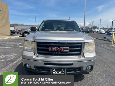 Used 2009 GMC Sierra 1500 SLE w/ Pro Grade Package AWD/4WD image 2