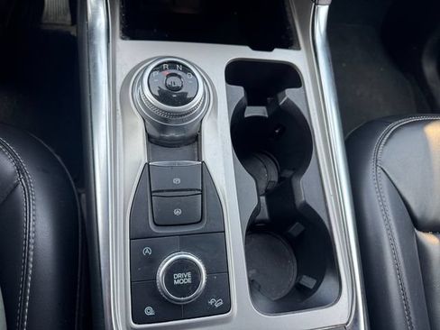 Used 2021 Ford Explorer XLT w/ Equipment Group 202A AWD/4WD image 23