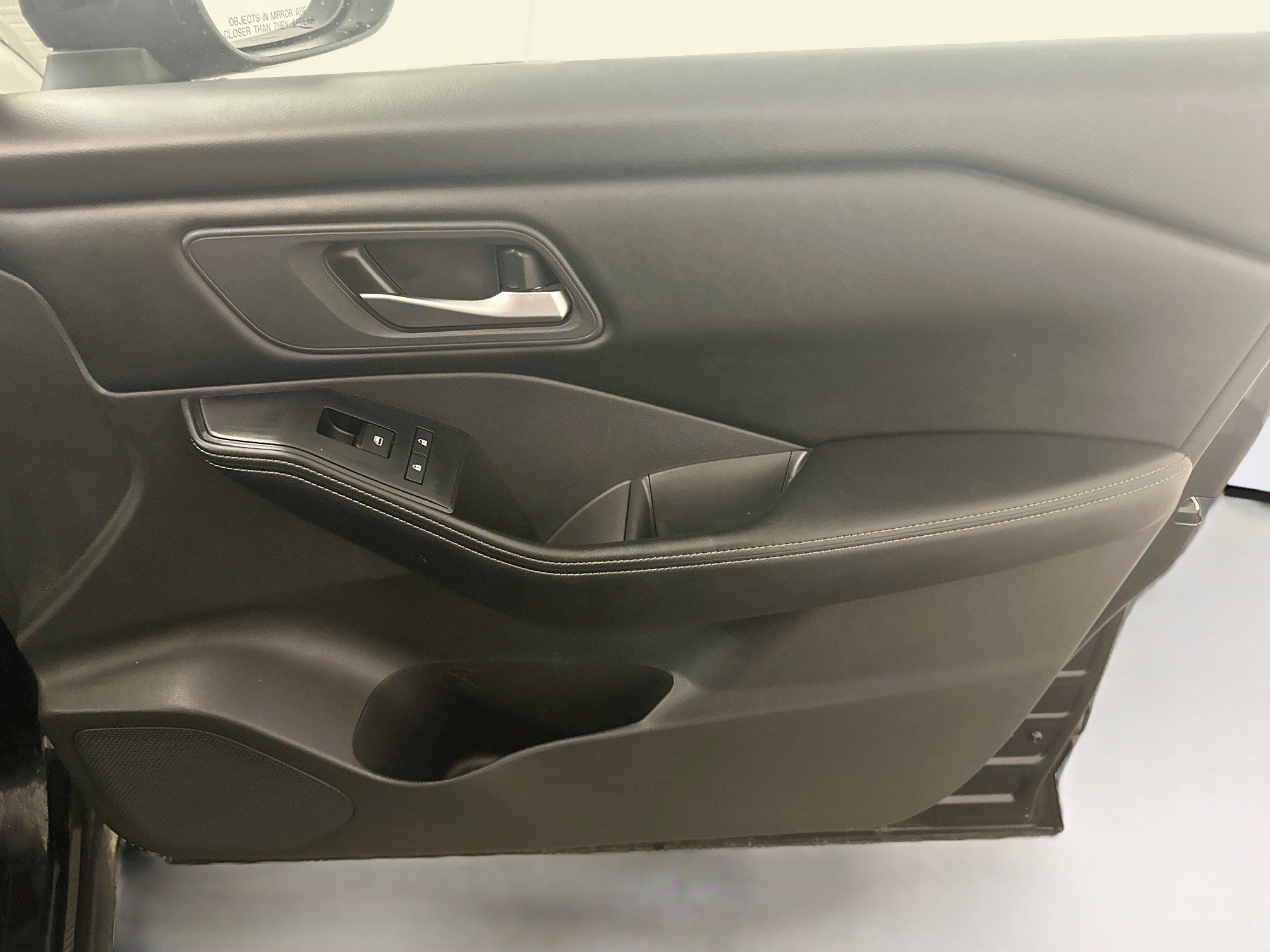Used 2025 Nissan Rogue SV AWD/4WD image 33