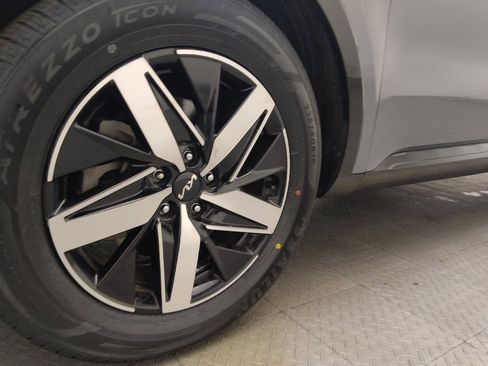 Used 2022 Kia Sorento EX w/ Panoramic Sunroof Package image 31