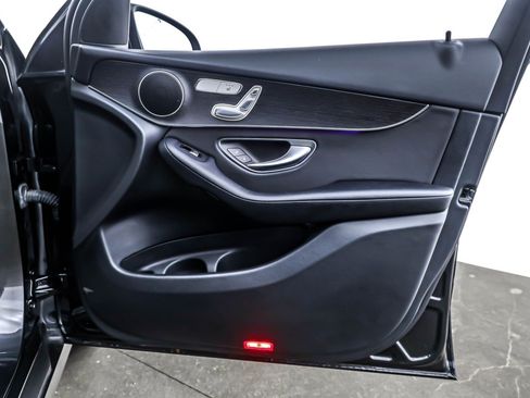 Used 2022 Mercedes-Benz GLC 300 image 23