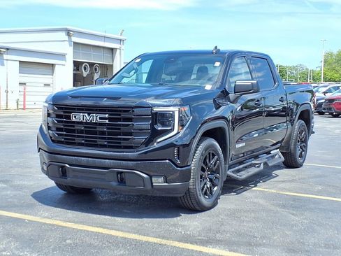 Used 2023 GMC Sierra 1500 Elevation w/ X31 Off-Road Package AWD/4WD image 2
