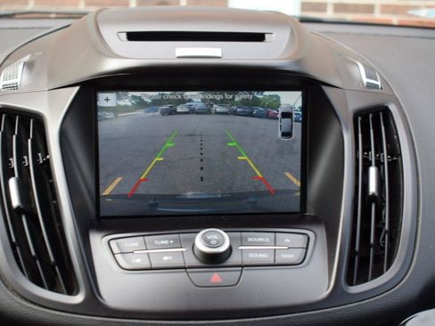 Used 2017 Ford Escape SE w/ Equipment Group 201A FWD image 22