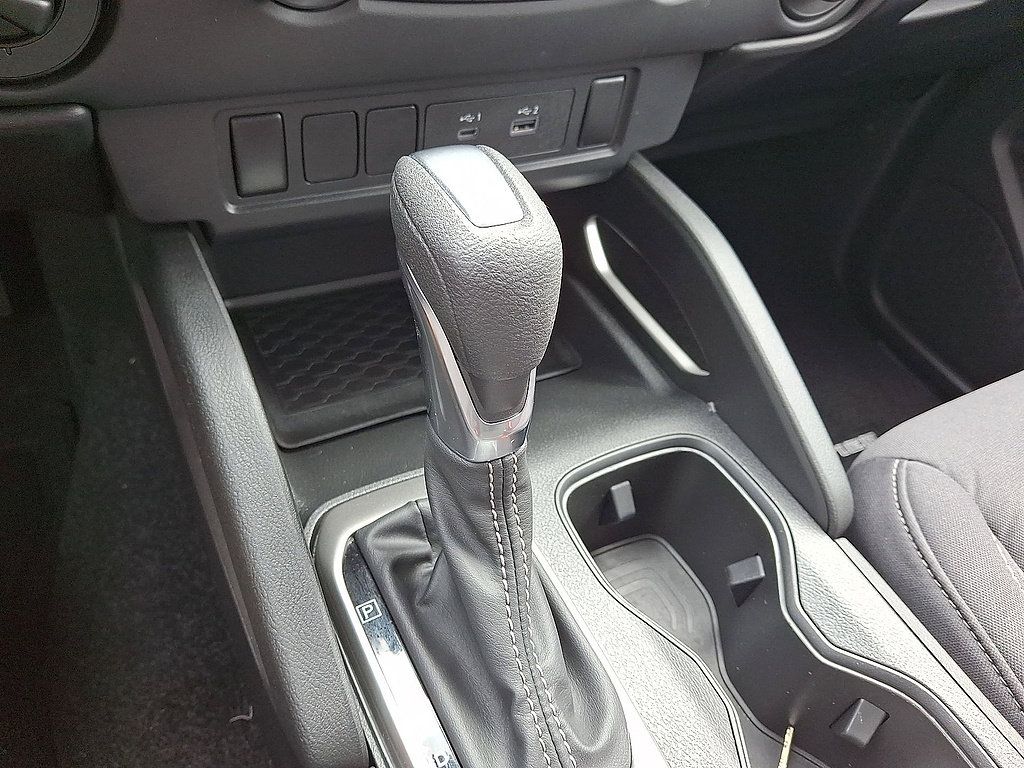 Used 2024 Nissan Frontier SV AWD/4WD image 4