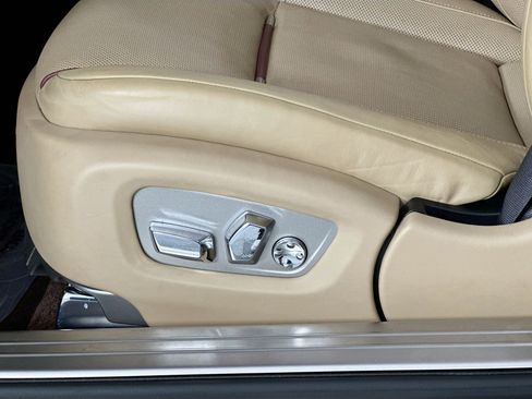 Certified 2017 Rolls-Royce Dawn RWD image 19