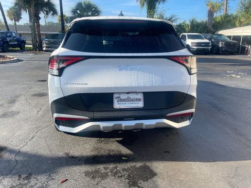 Used 2025 Kia Sportage EX FWD image 4