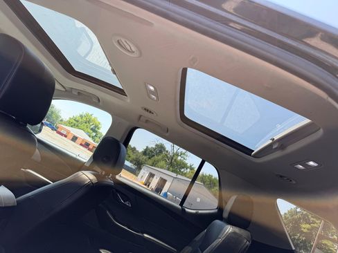Used 2019 Chevrolet Traverse LT w/ LT Premium Package FWD image 19