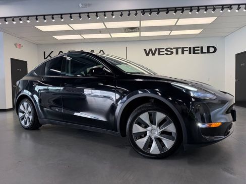 Used 2023 Tesla Model Y Long Range AWD/4WD image 1