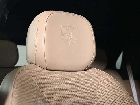 Certified 2023 Porsche Cayenne Platinum Edition AWD/4WD image 23
