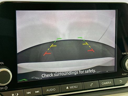 Used 2025 Nissan Rogue SV FWD image 22