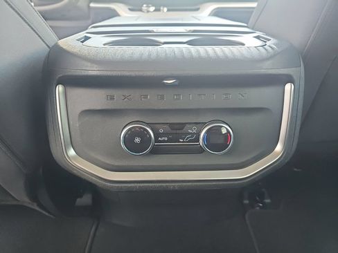 Used 2025 Ford Expedition Active AWD/4WD image 13
