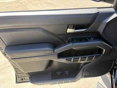 Used 2024 Toyota Tacoma Limited w/ Limited Package (LT) image 12