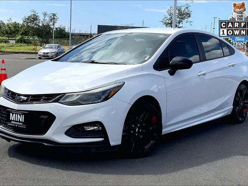 Used 2018 Chevrolet Cruze LT w/ Redline Edition image 2