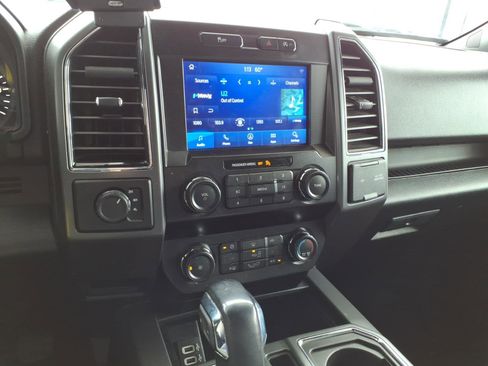 Used 2019 Ford F150 XLT w/ Equipment Group 302A Luxury image 9