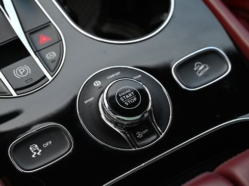 Used 2019 Bentley Bentayga AWD/4WD image 41