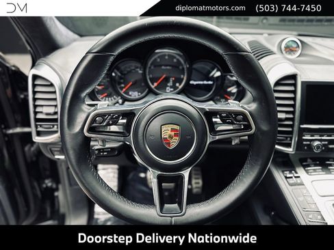 Used 2015 Porsche Cayenne Turbo AWD/4WD image 29