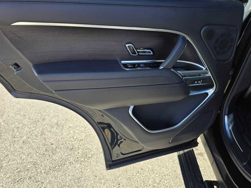New 2025 Land Rover Range Rover SE image 19
