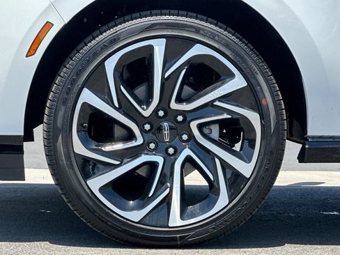 New 2026 Lincoln Navigator Black Label AWD/4WD image 26