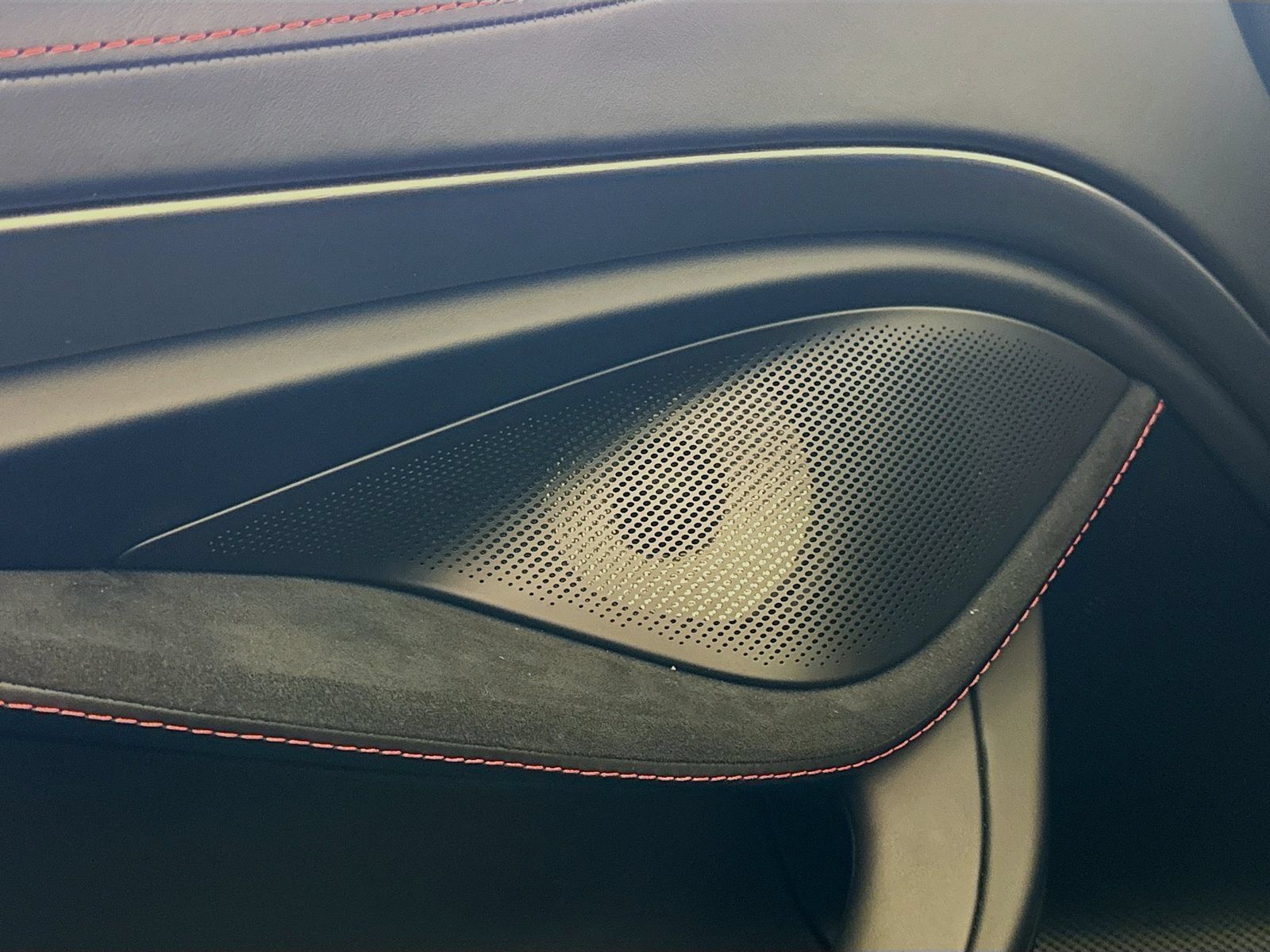 Used 2026 McLaren 750S Spider RWD image 17