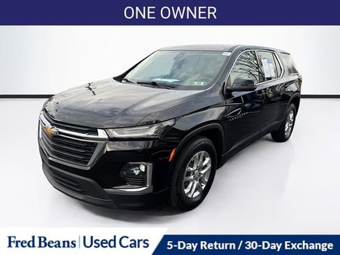 Used 2023 Chevrolet Traverse LS image 3