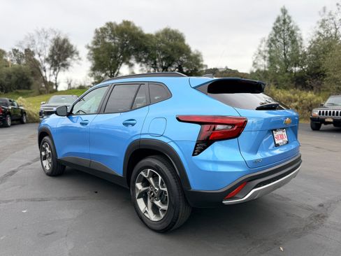 New 2026 Chevrolet Trax LT w/ LT Convenience Package image 7