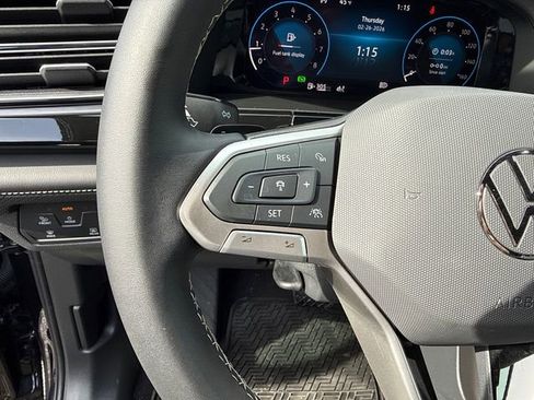 Certified 2025 Volkswagen Atlas Cross Sport SE w/ Panoramic Sunroof Package image 15