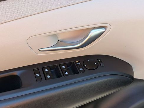 Used 2025 Hyundai Tucson SEL AWD/4WD image 11