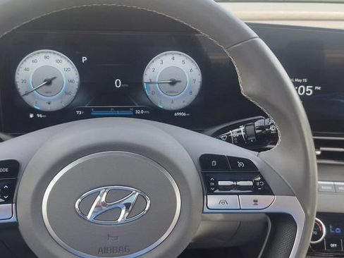 Used 2023 Hyundai Elantra SEL w/ Convenience Package FWD image 8