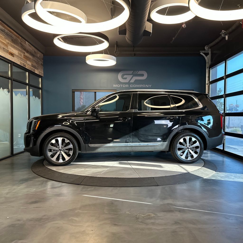 Used 2020 Kia Telluride EX w/ EX Premium Package AWD/4WD image 6