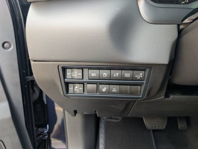 Used 2025 Toyota Tundra Platinum AWD/4WD image 11
