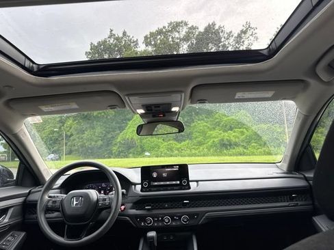 Used 2025 Honda Accord SE image 13