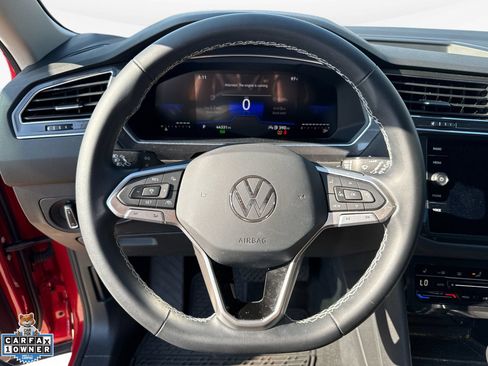 Used 2023 Volkswagen Tiguan SE FWD image 12