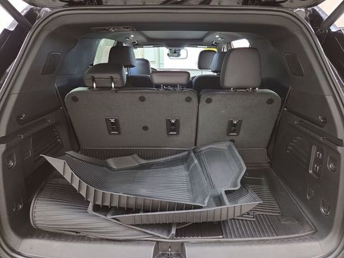 Used 2026 Chevrolet Traverse High Country w/ LPO, Floor Liner Package AWD/4WD image 9