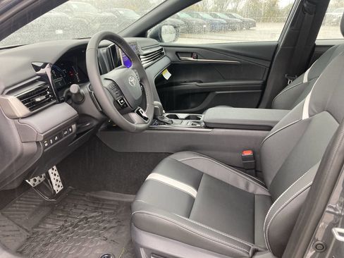 Used 2026 Toyota Camry SE w/ Convenience Package image 16