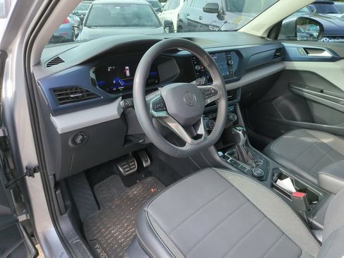 Used 2023 Volkswagen Taos SE w/ Panoramic Sunroof Package AWD/4WD image 8