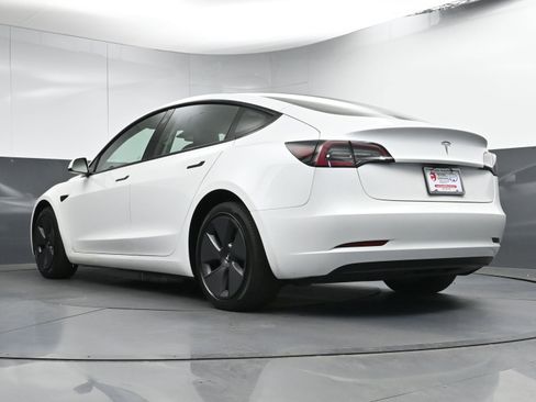 Used 2023 Tesla Model 3 Standard Range image 25