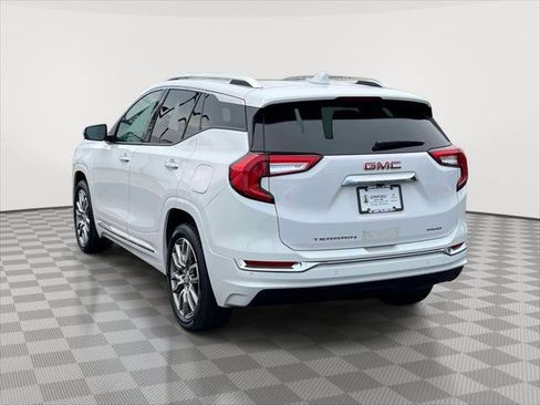 Used 2022 GMC Terrain Denali w/ Denali Premium Package AWD/4WD image 7