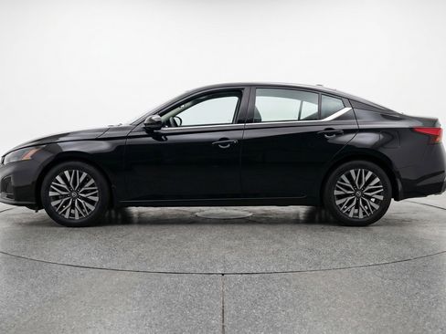 Used 2025 Nissan Altima 2.5 SV image 5
