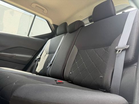 Used 2019 Nissan Kicks SV FWD image 9