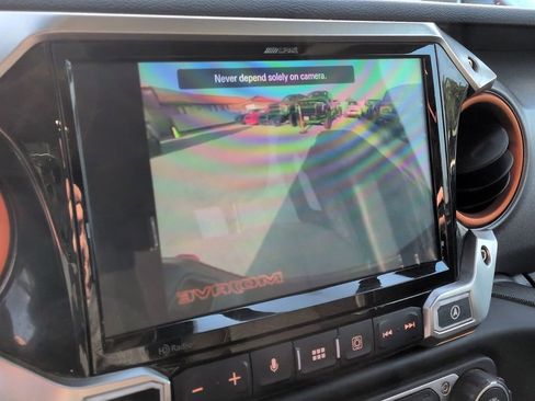 Certified 2023 Jeep Gladiator Mojave image 17