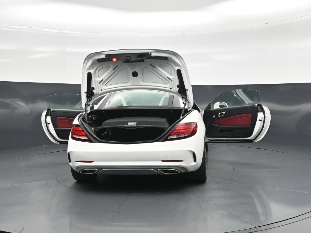 Used 2017 Mercedes-Benz SLC 300 image 27