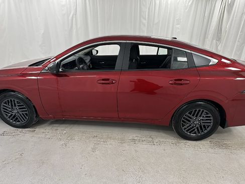 Used 2026 Nissan Sentra SV w/ SV Convenience Package FWD image 7