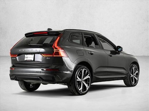 Used 2023 Volvo XC60 B6 Ultimate image 5