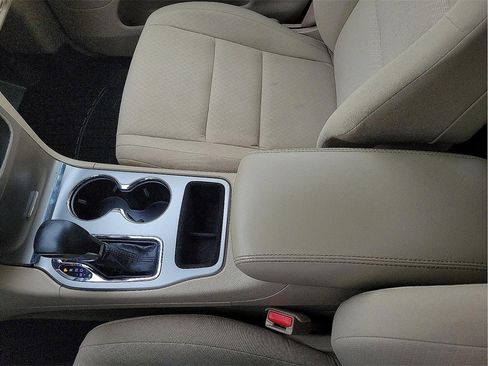 Used 2018 Jeep Grand Cherokee Laredo image 20