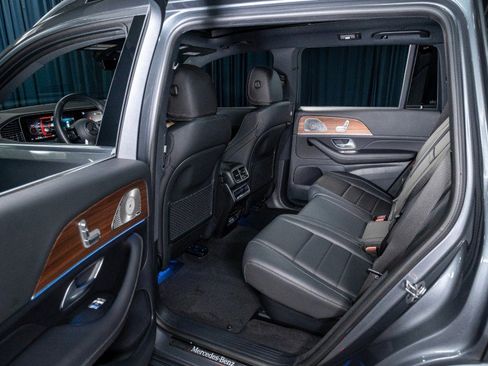 Certified 2025 Mercedes-Benz GLS 450 4MATIC image 28