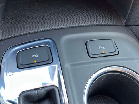 Used 2023 Chevrolet Equinox LT image 29