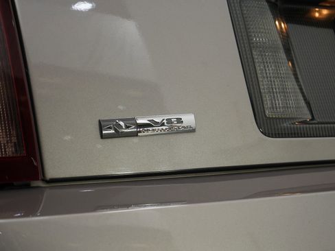 Used 2005 Cadillac XLR image 12